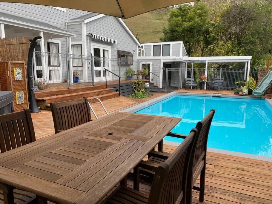 Superb Studio Retreat With Spa, Pool & Bbq Access Whanganui Buitenkant foto