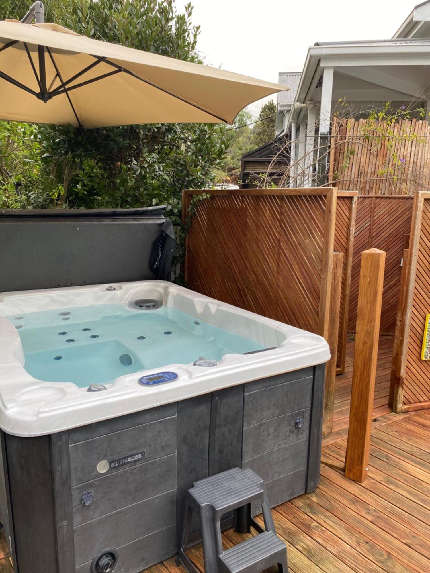 Superb Studio Retreat With Spa, Pool & Bbq Access Whanganui Buitenkant foto