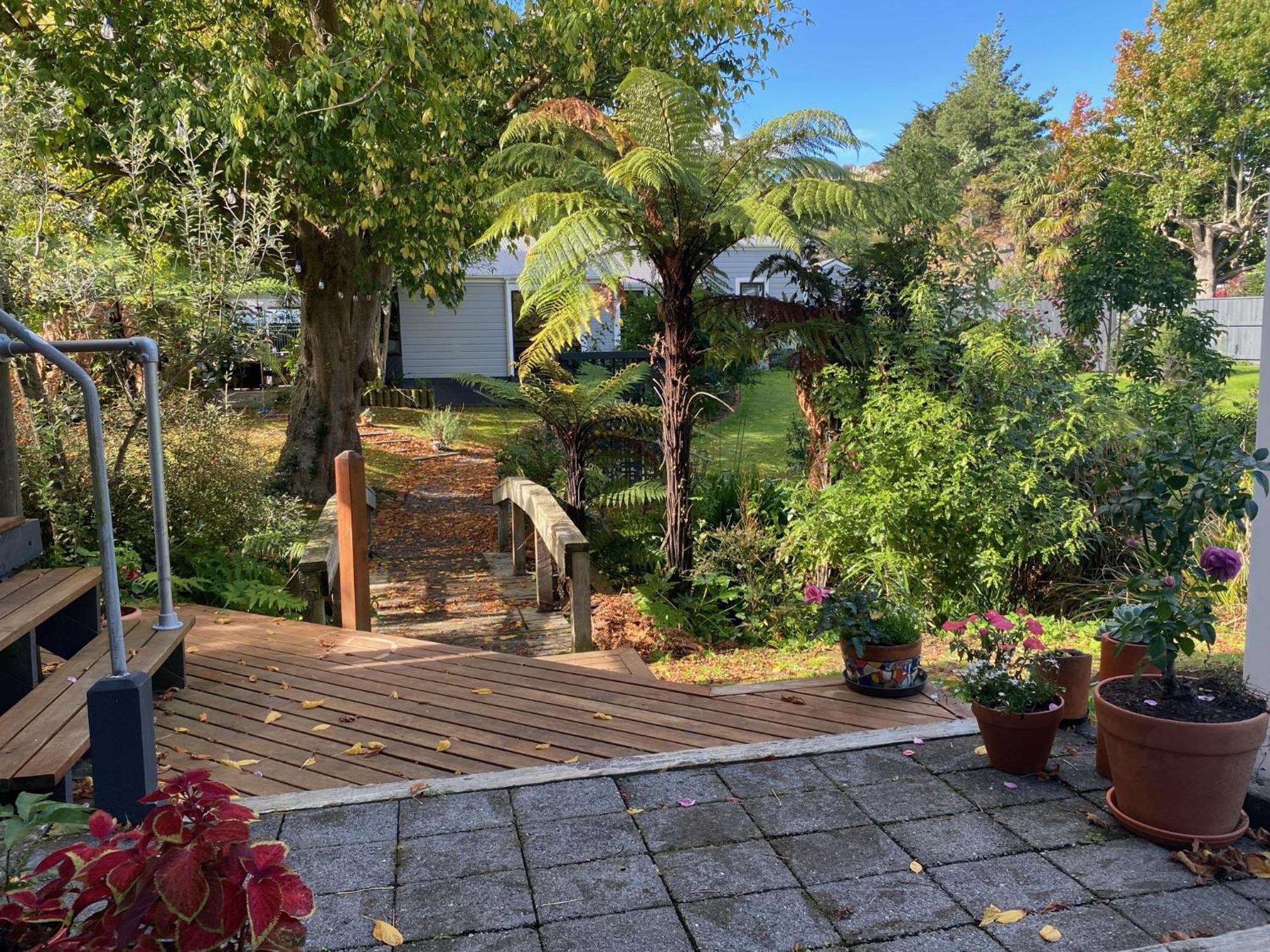 Superb Studio Retreat With Spa, Pool & Bbq Access Whanganui Buitenkant foto